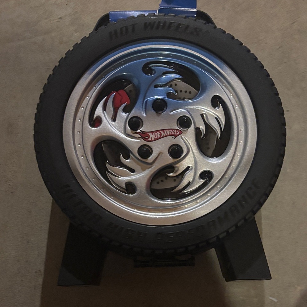 NEW Hot Wheels Tire-Shaped Storage Case